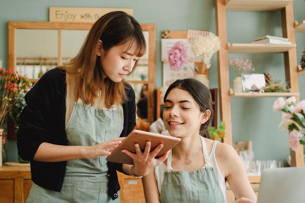 Khi chuyển sang một hệ thống chung, phần lớn thao tác ghi nhận diễn ra ngay tại chỗ, do chính nhân viên thực hiện.