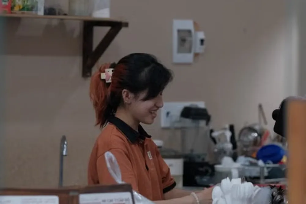 Doanh thu là nhịp tim của chuỗi, nhưng nó rải ra bảy nơi khác nhau.