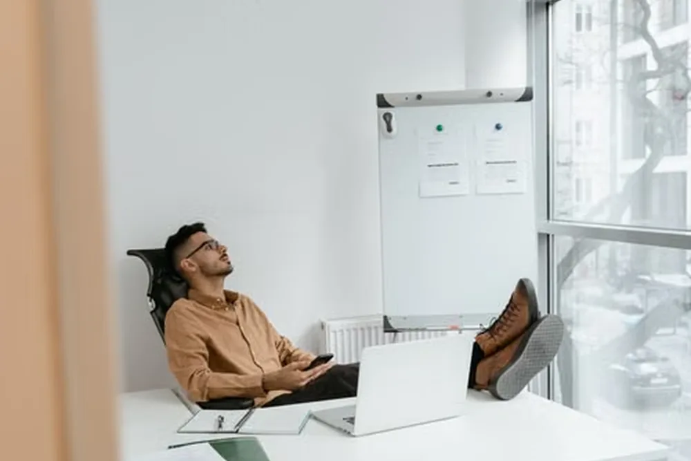 Quyết định dựa trên cái đã tận mắt thấy luôn chắc hơn quyết định dựa trên lời hứa.