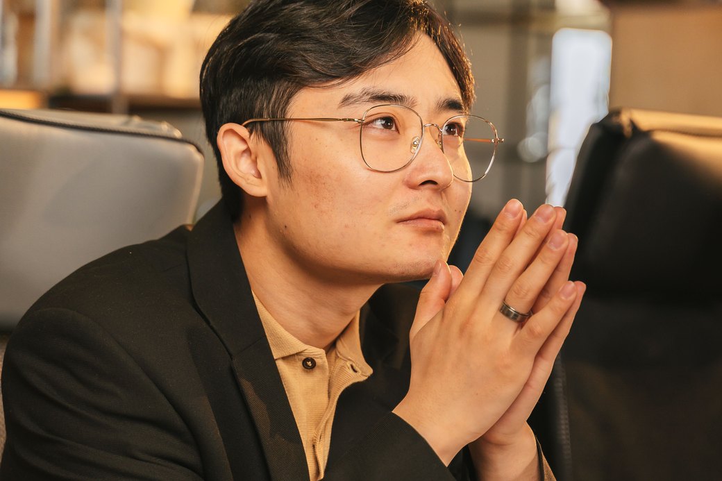 Khi ba câu hỏi mỗi sáng được trả lời gọn trên màn hình, giám đốc có lại thời gian và đầu óc cho những việc chỉ mình làm được.